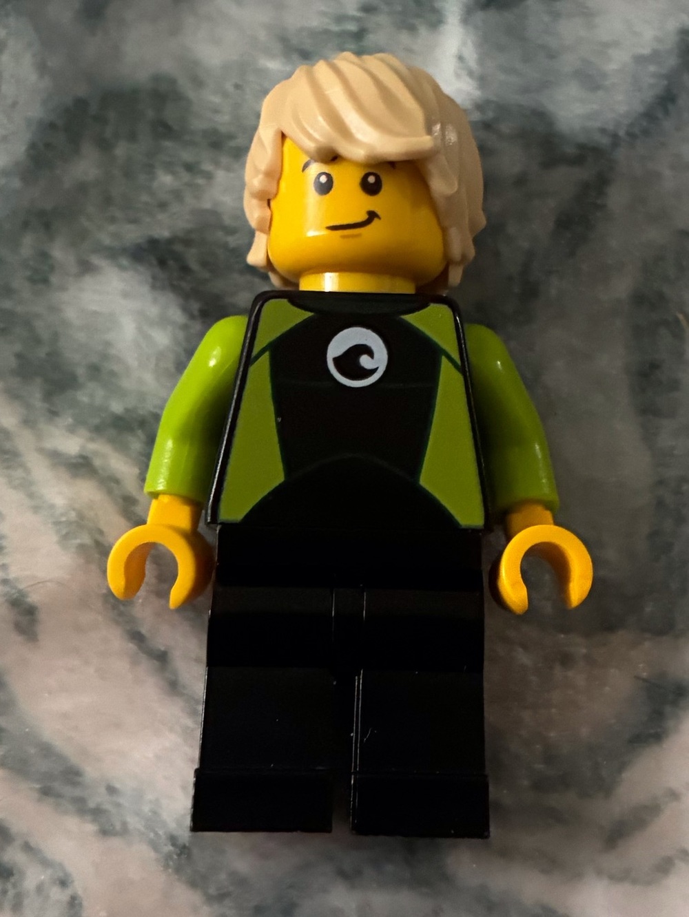 LEGO Minifigure Reptile-Style Diver in Green and Black - Unbranded